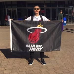 Meet your Posher, Efrain